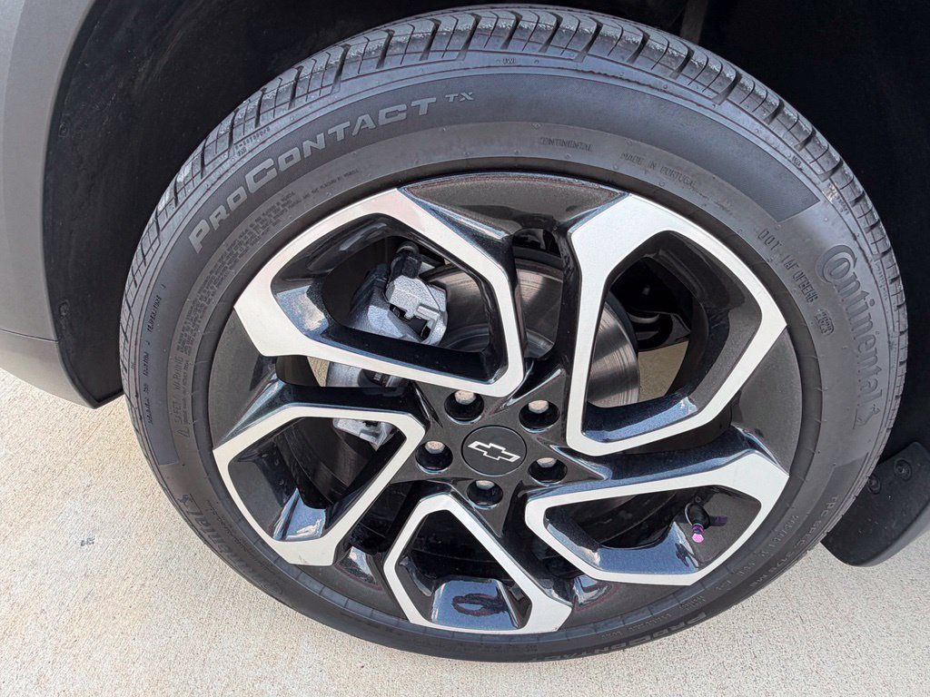Used 2024 Chevrolet Trax RS w/ Driver Confidence Package FWD image 11