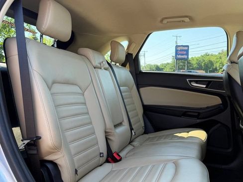 Used 2024 Ford Edge SEL AWD/4WD image 12