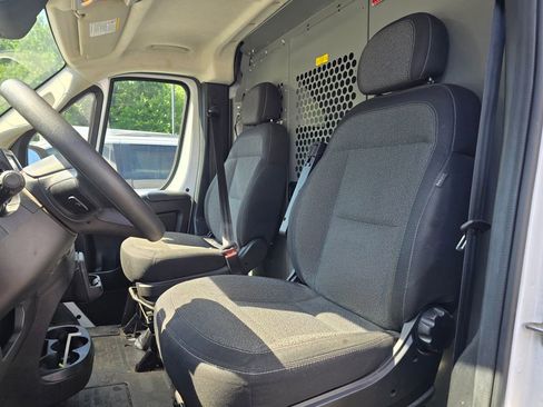 Used 2024 RAM ProMaster 2500 FWD image 2