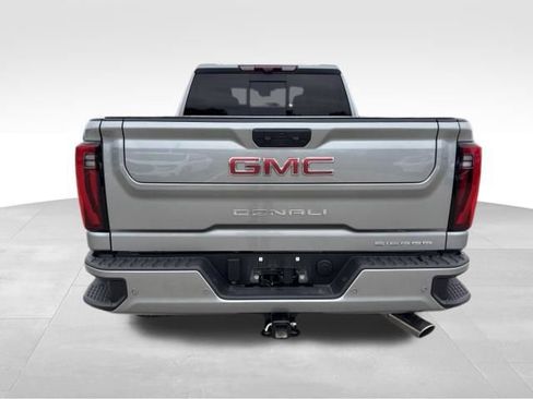 Used 2025 GMC Sierra 3500 Denali w/ Denali Reserve Package AWD/4WD image 4