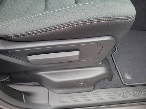 New 2026 RAM 1500 Express AWD/4WD image 32