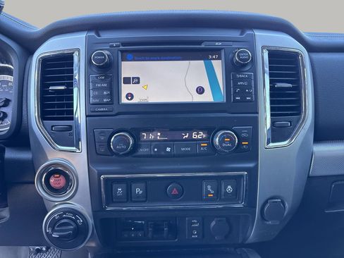 Used 2018 Nissan Titan PRO-4X w/ Pro-4x Convenience Package image 21