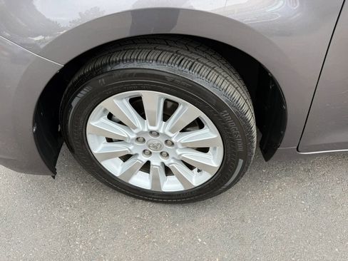 Used 2013 Toyota Sienna LE w/ Towing Pkg image 13