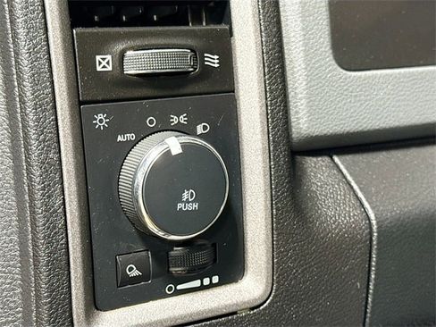 Used 2017 RAM 1500 Express image 10