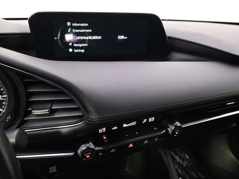 Used 2023 MAZDA MAZDA3 s image 28