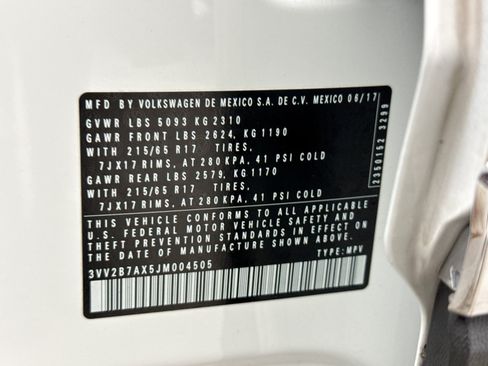 Used 2018 Volkswagen Tiguan SE AWD/4WD image 12