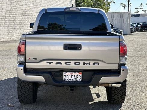 Used 2018 Toyota Tacoma TRD Sport w/ Technology Package image 5