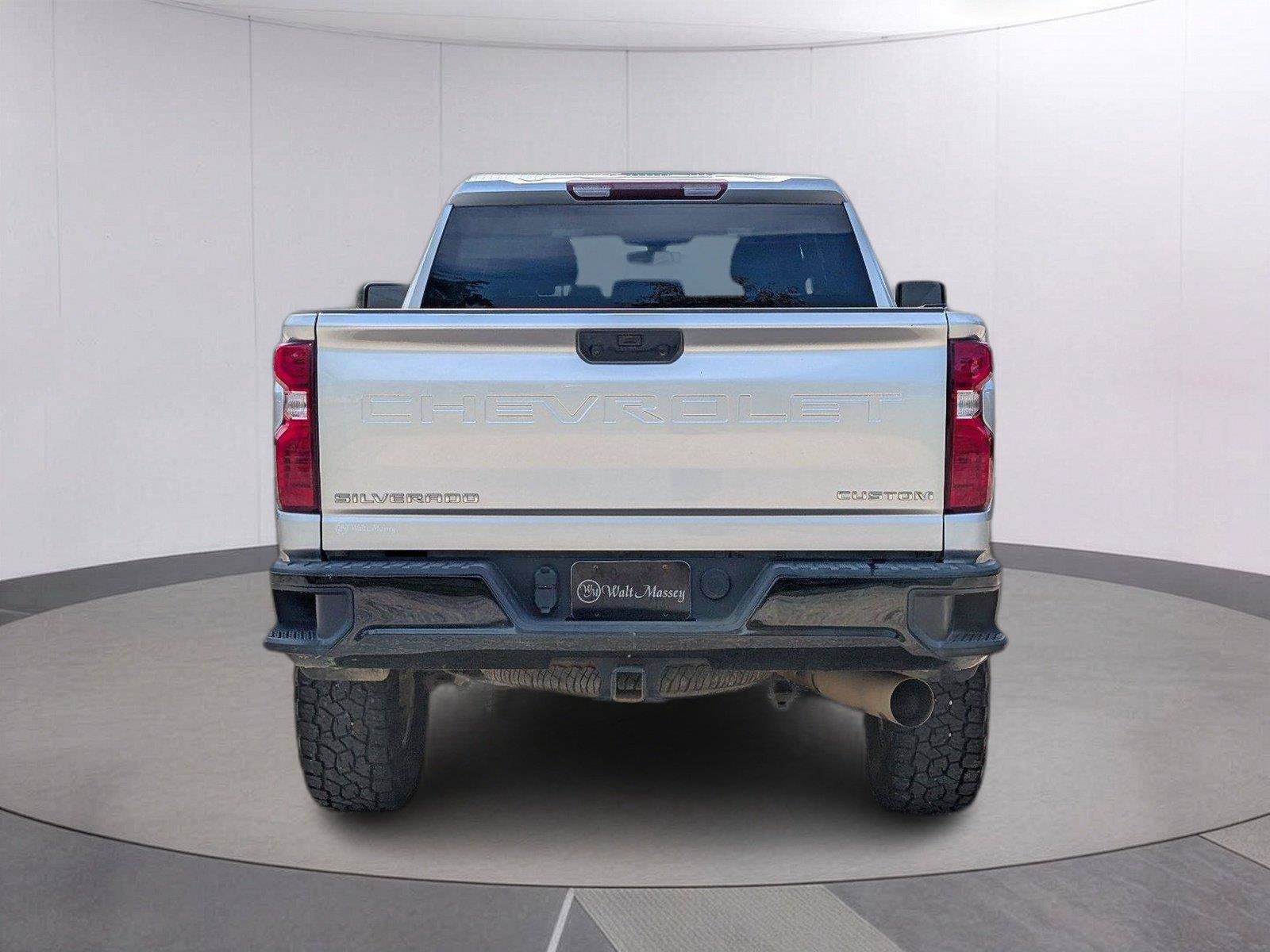 Used 2022 Chevrolet Silverado 2500 Custom w/ Custom Value Package AWD/4WD image 4