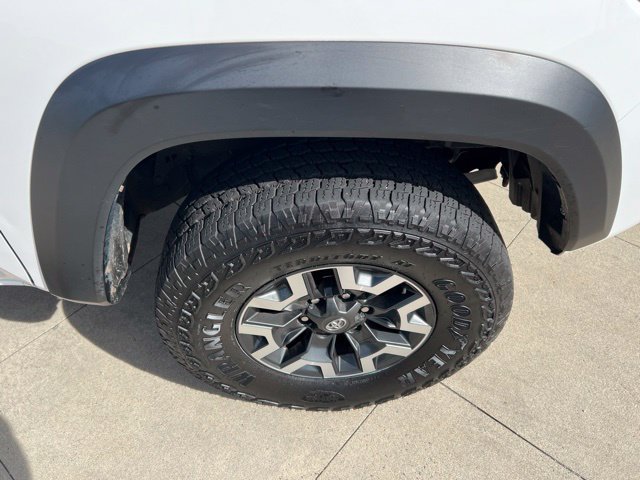 Used 2022 Toyota Tacoma TRD Off-Road w/ TRD Premium Off Road Package AWD/4WD image 9