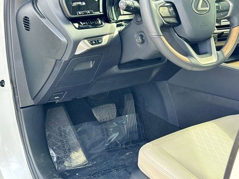 Used 2025 Lexus RX 350 Premium Plus image 18