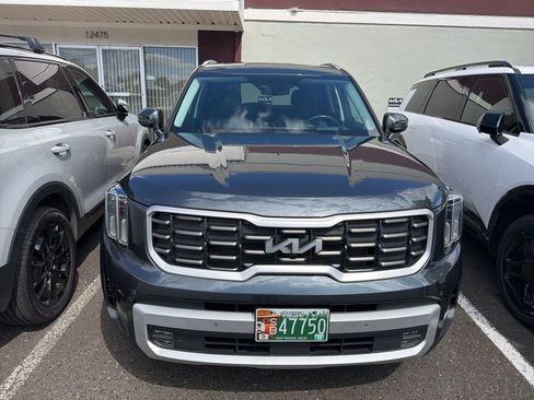 Used 2024 Kia Telluride SX Prestige w/ Towing Package AWD/4WD image 2