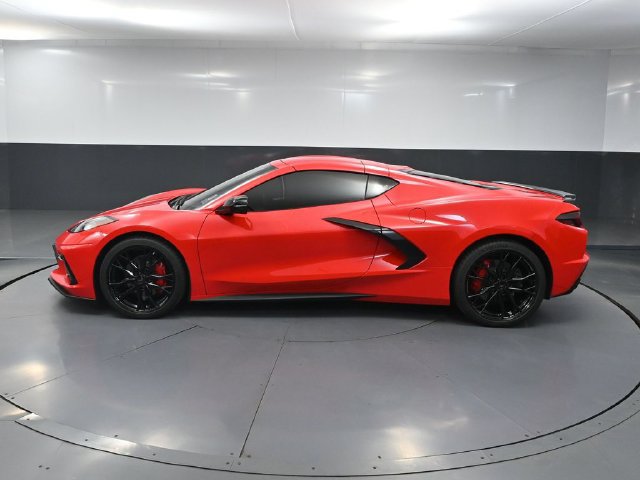 Used 2024 Chevrolet Corvette Stingray Preferred Cpe w/ Battery Protection Package RWD image 7