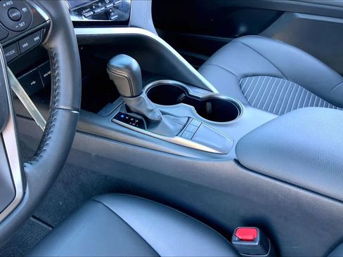 Used 2024 Toyota Camry SE image 16