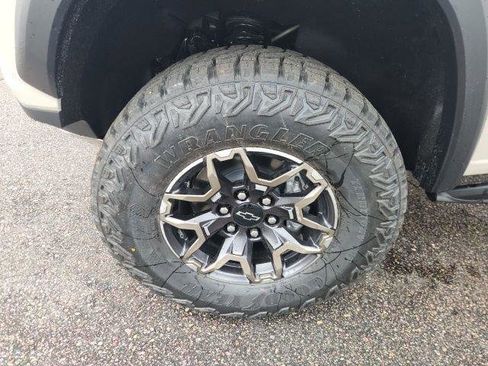 New 2026 Chevrolet Colorado ZR2 image 7