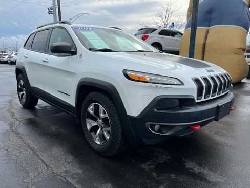Used 2014 Jeep Cherokee Trailhawk w/ Technology Group AWD/4WD image 8