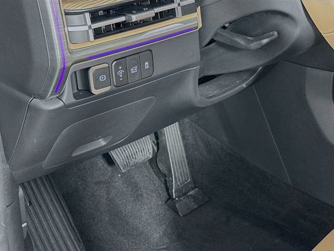 Certified 2026 Hyundai Santa Fe Limited FWD image 10
