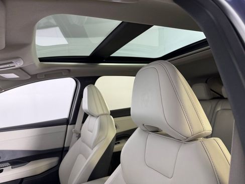 Used 2024 Nissan Ariya FWD image 25