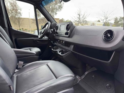 Used 2023 Mercedes-Benz Sprinter 2500 image 52