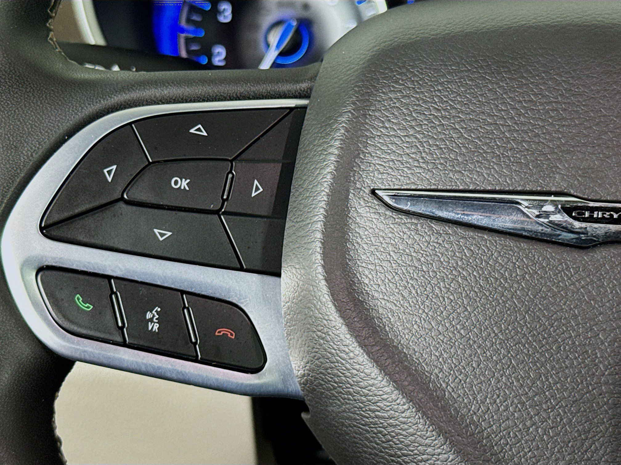 Used 2022 Chrysler Voyager LX FWD image 11