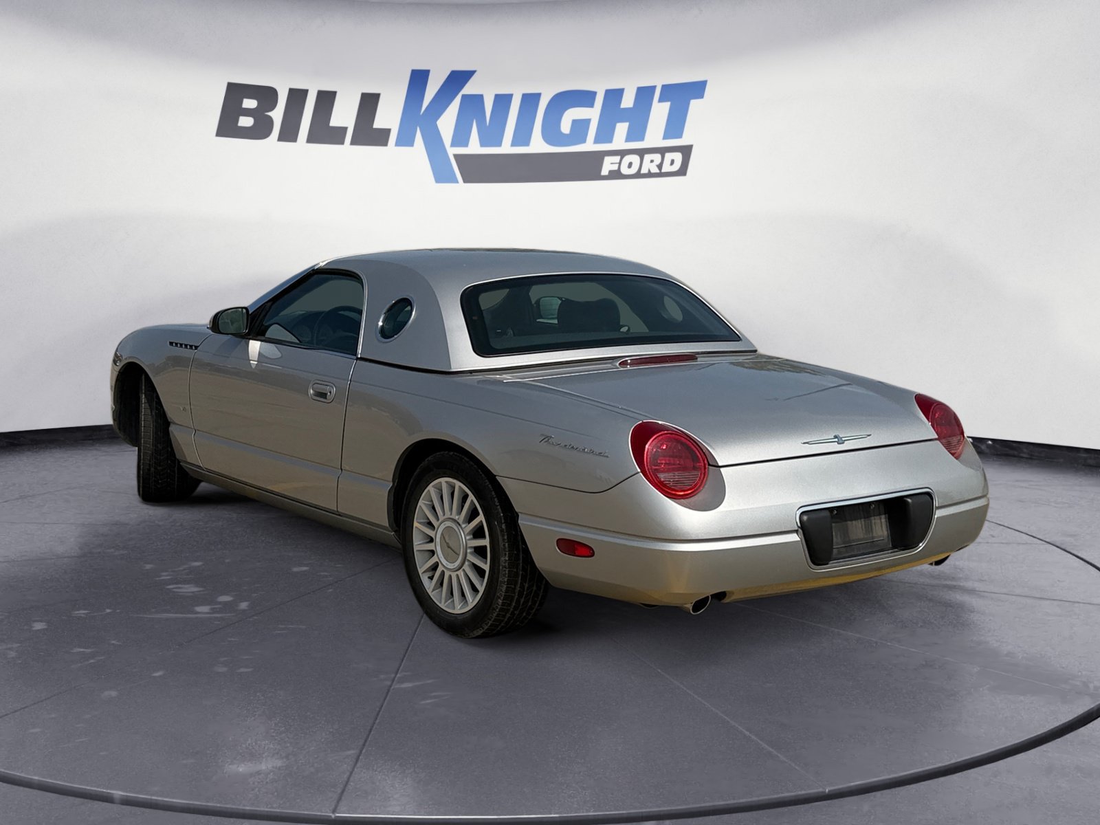 Used 2004 Ford Thunderbird RWD image 3