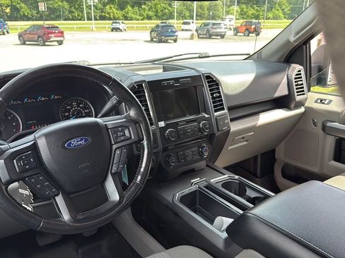 Used 2017 Ford F150 XLT w/ Equipment Group 302A Luxury AWD/4WD image 15