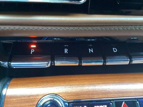 Used 2020 Lincoln Aviator Reserve image 61