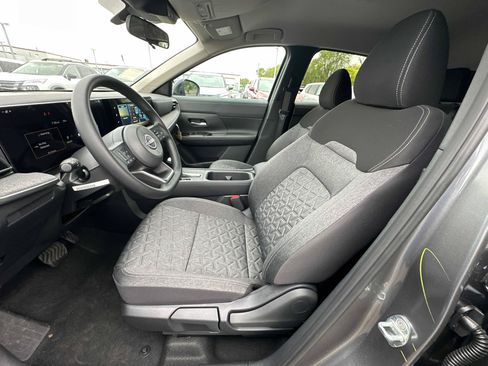 New 2026 Nissan Kicks SV w/ Cold Weather Package AWD/4WD image 22