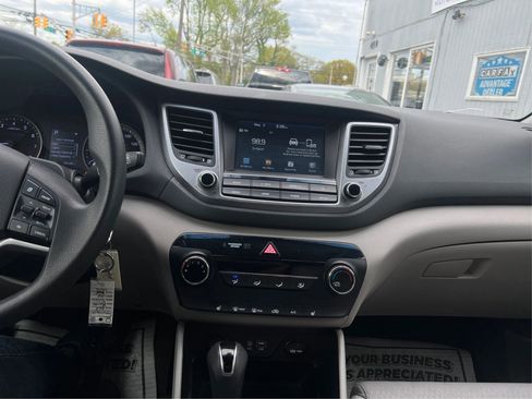 Used 2018 Hyundai Tucson SEL AWD/4WD image 17