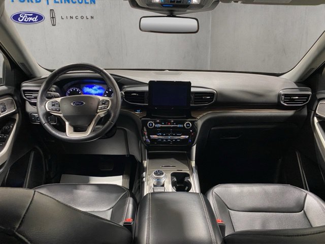 Certified 2021 Ford Explorer Limited w/ Equipment Group 301A AWD/4WD image 2