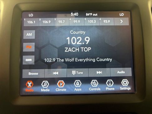 Used 2022 Jeep Cherokee Latitude Lux AWD/4WD image 3