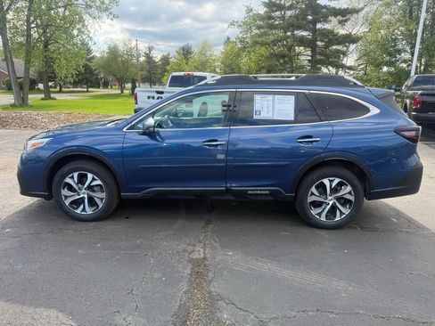 Used 2022 Subaru Outback Touring AWD/4WD image 6