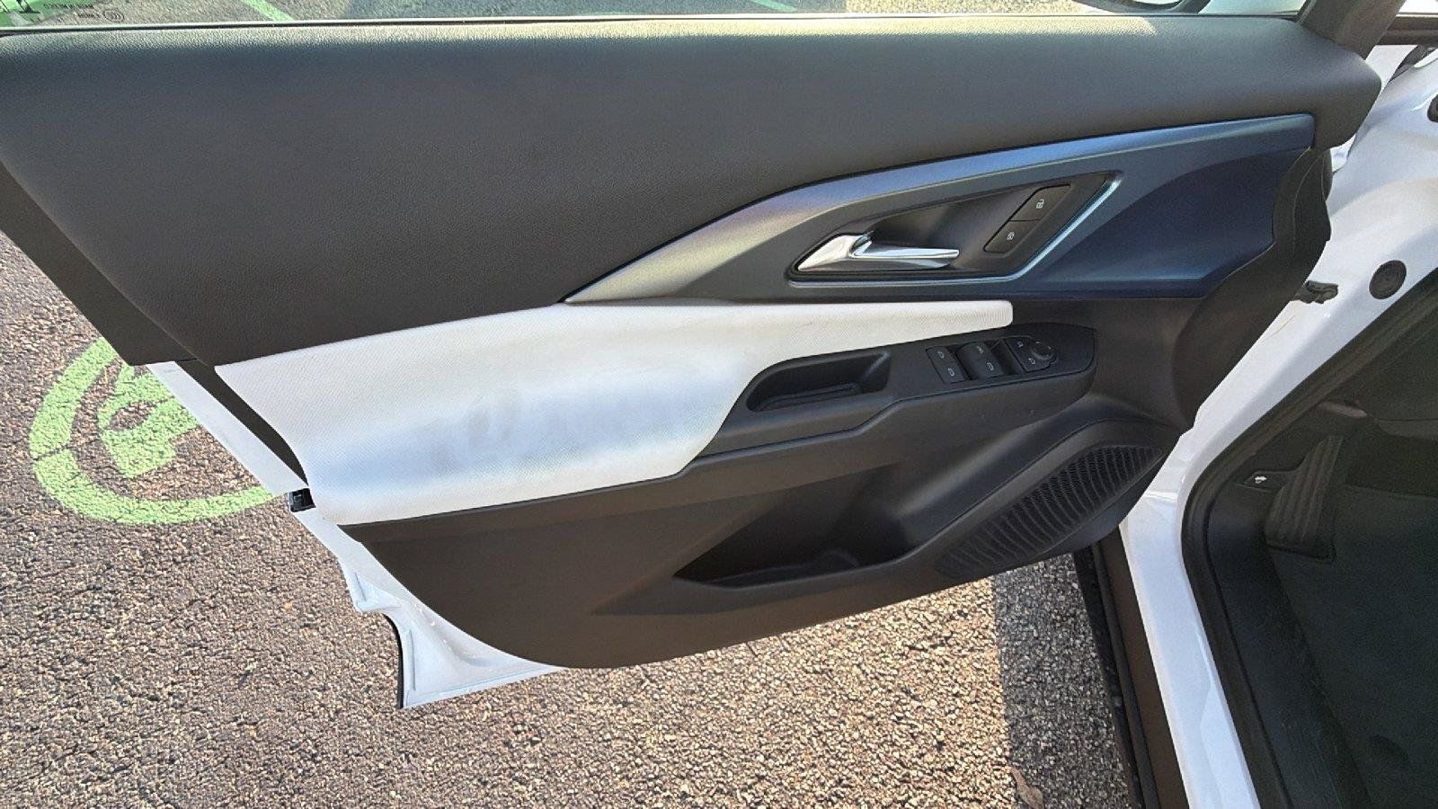 New 2026 Chevrolet Equinox EV LT FWD image 13