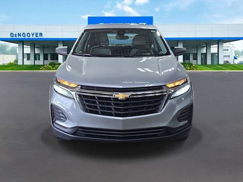 Used 2024 Chevrolet Equinox LS w/ Driver Confidence II Package AWD/4WD image 2