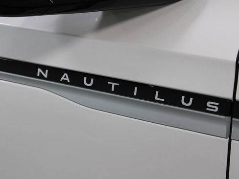 New 2026 Lincoln Nautilus Premier image 11