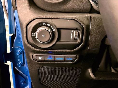 Used 2023 Jeep Wrangler Unlimited Sahara w/ Cold Weather Group image 36