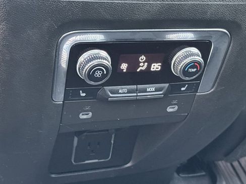 Used 2023 GMC Yukon AT4 image 22