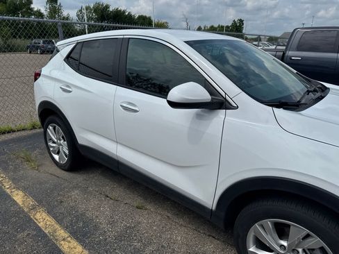 Used 2025 Buick Encore GX Preferred AWD/4WD image 7