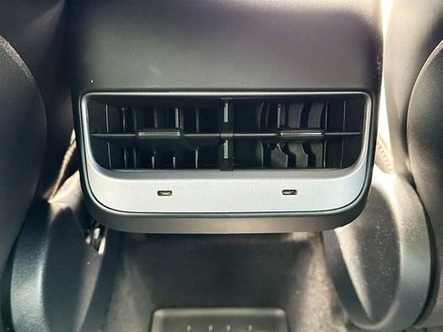 Used 2022 Tesla Model Y Performance AWD/4WD image 21