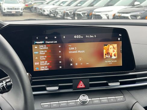 Used 2025 Hyundai Elantra SEL image 21