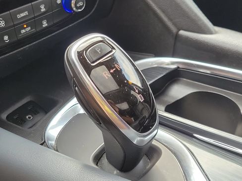 Used 2019 Buick Enclave Essence AWD/4WD image 31