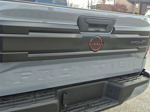 New 2026 Nissan Frontier PRO-4X w/ Pro-4x Convenience Package image 15
