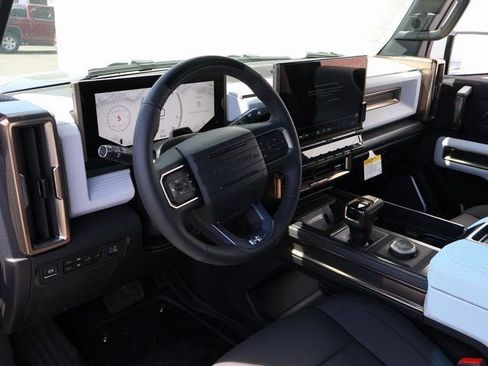 New 2025 GMC Hummer EV 2X w/ LPO, Dark Essentials Package AWD/4WD image 24