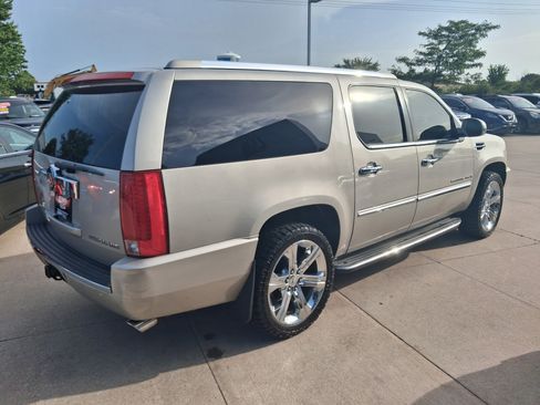 Used 2008 Cadillac Escalade ESV AWD image 9