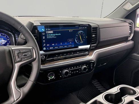 Used 2024 Chevrolet Silverado 1500 LT AWD/4WD image 6