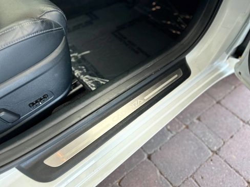Used 2017 Kia Cadenza Premium FWD image 56