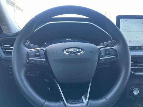 Certified 2025 Ford Escape Platinum AWD/4WD image 27