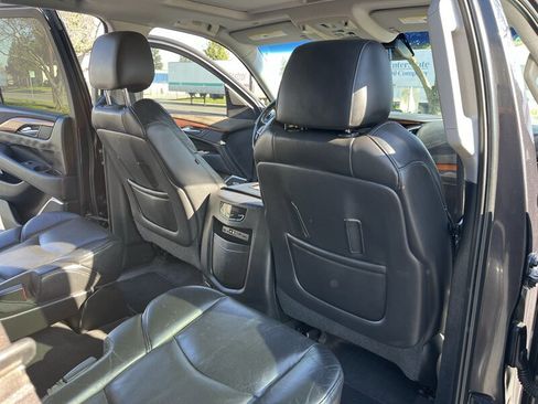 Used 2015 Cadillac Escalade Premium image 39