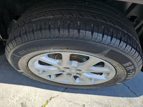 Used 2014 Jeep Cherokee Latitude FWD image 9