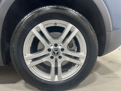 Certified 2021 Mercedes-Benz GLB 250 4MATIC image 23