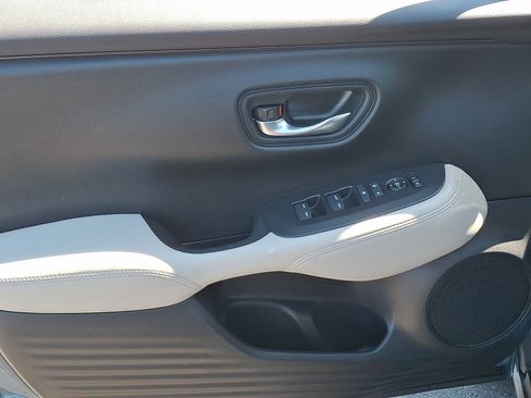 Used 2024 Honda HR-V LX image 12